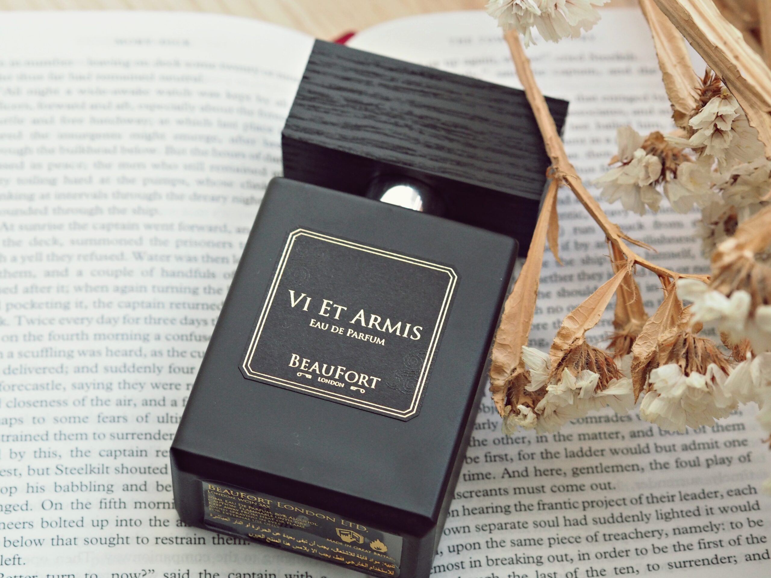 Vi et Armis perfumy